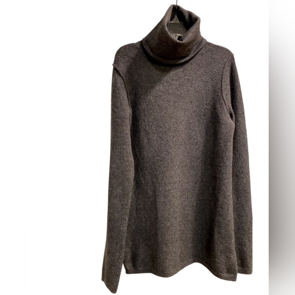 GAP Gray Wool-Blend Knit Turtleneck Sweater with Relaxed Fit